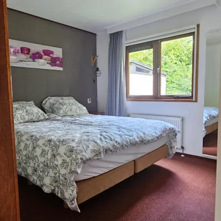 Chalet De Kleine Kriemelkuil-vakantiehuisje De Specht Op De Veluwe *